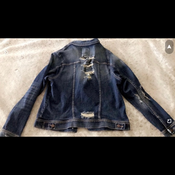 Plus size Jean jacket 2x women’s fits snug semi stretch gently used - Picture 2 of 2
